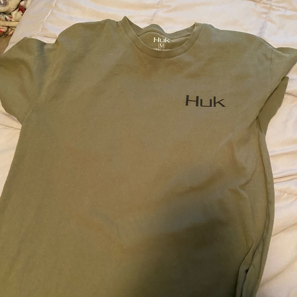 mens huk shirt size M